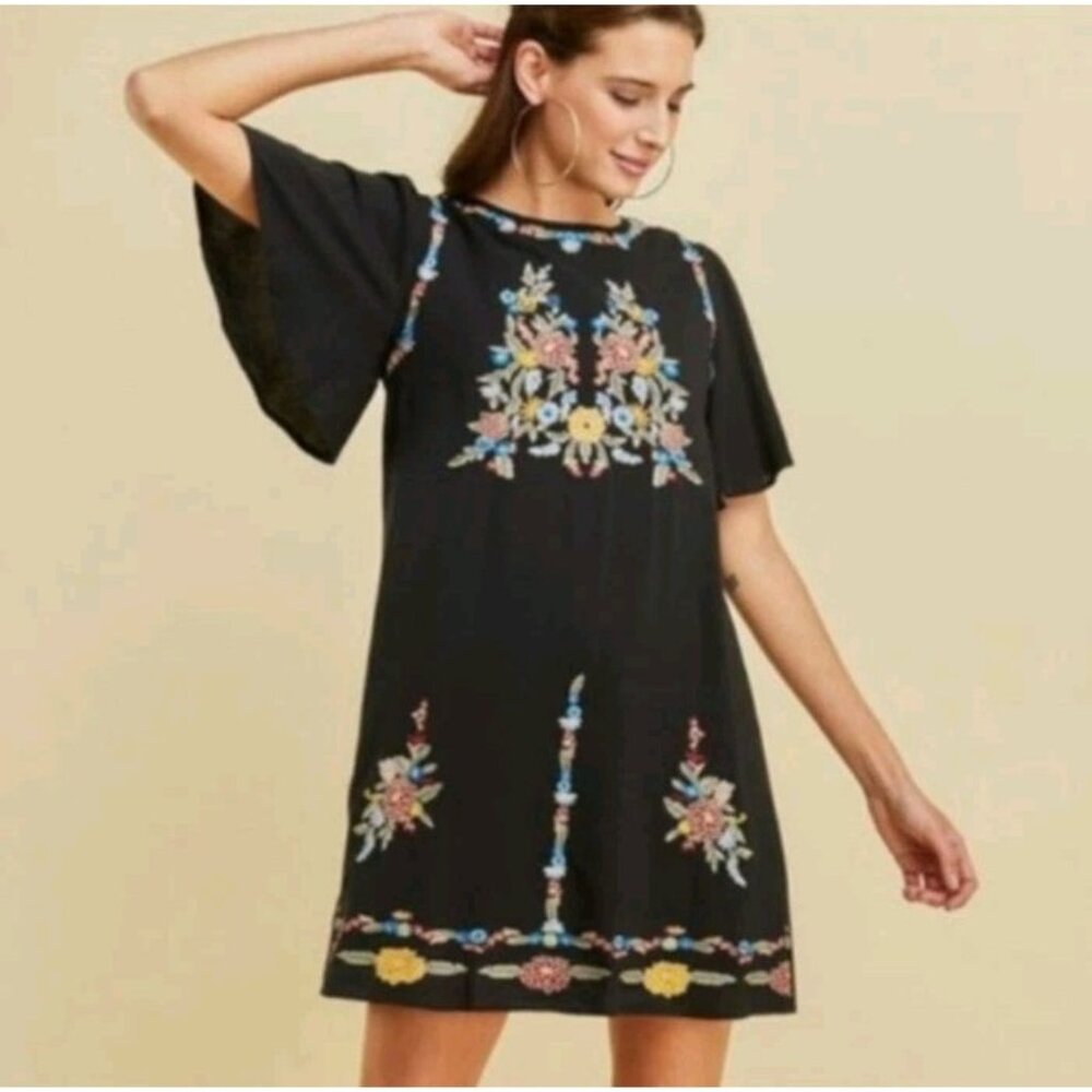 Entro Embroidered Floral Short Flutter Sleeve Mini Shift Dress SMALL